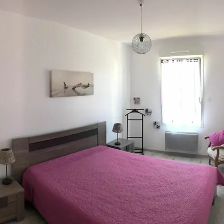 With One Bedroom In Concarneau, With Wonderful Sea View, Poo شقة