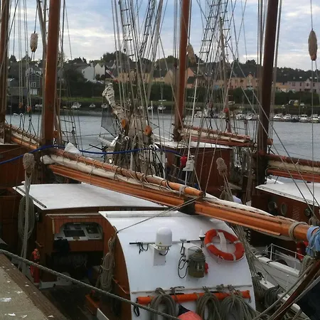 With One Bedroom In Concarneau, With Wonderful Sea View, Poo شقة